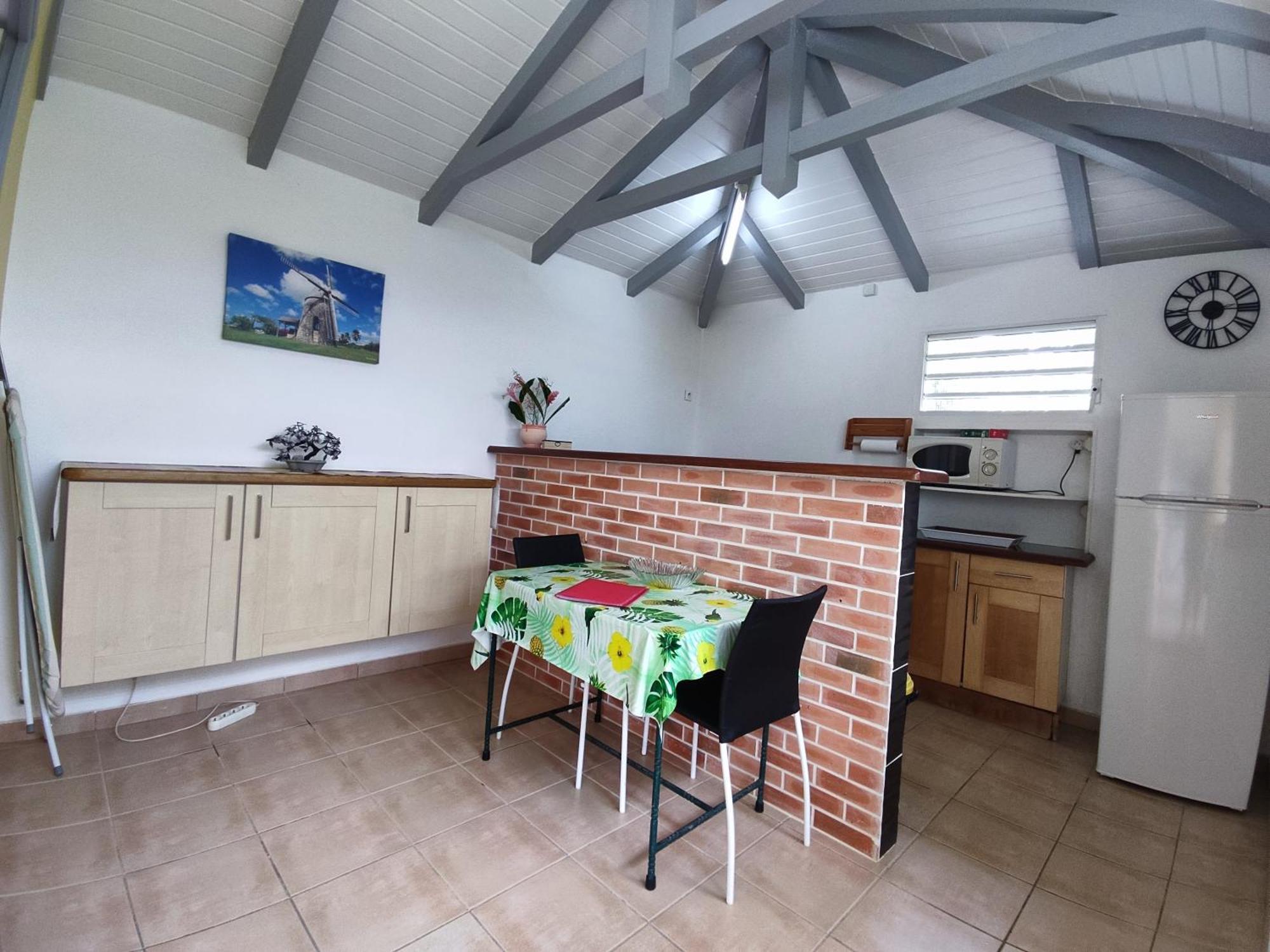 Bungalow With Sea View In Десе Номер фото