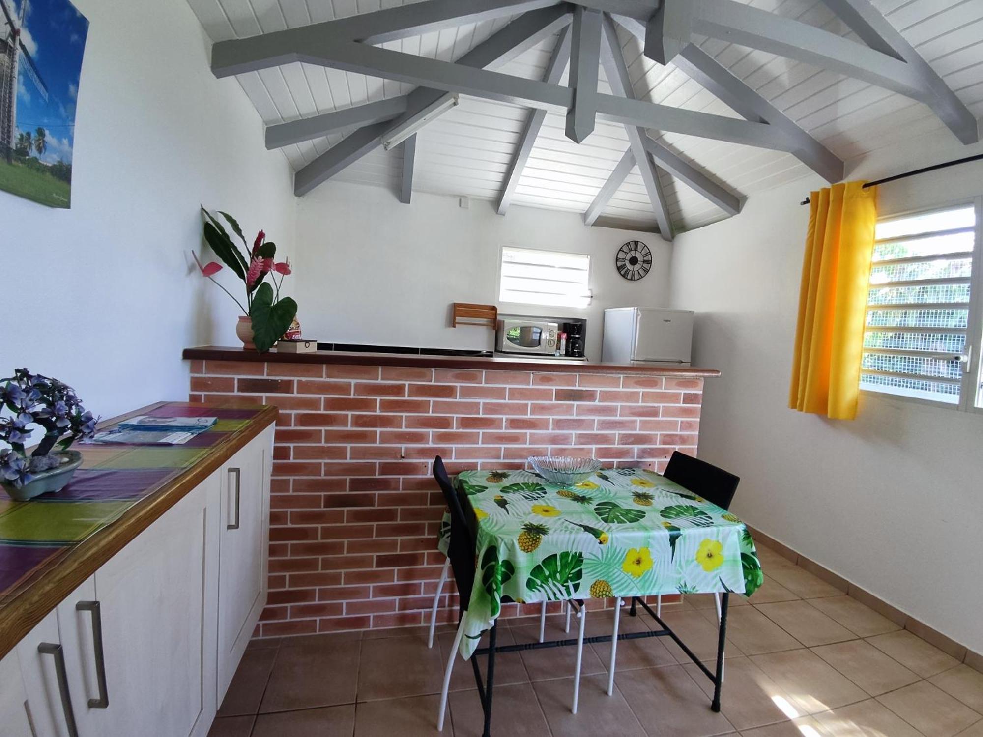 Bungalow With Sea View In Десе Номер фото
